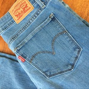 Levi’s 711 Skinny Jean